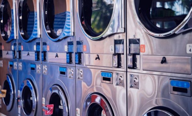 10 washing machines placed in a Queue